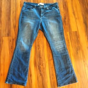 Levi Strauss Midrise Bootcut jeans 18